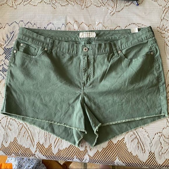 Torrid • Vintage Stretch Agave Green Mid Rise Denim Shorts - Picture 2 of 10